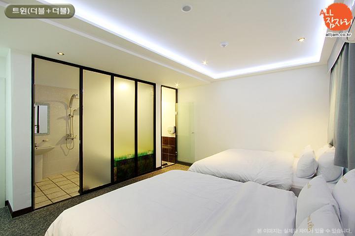 The Hotel Bon Suwon Pokoj fotografie