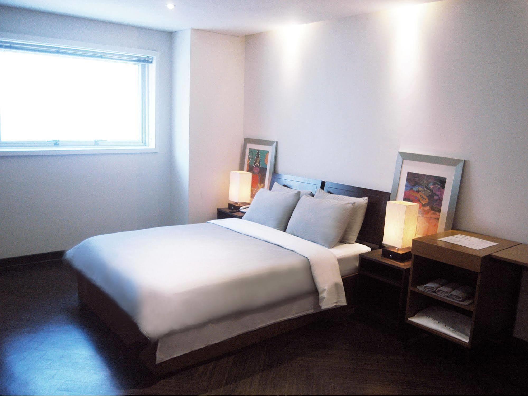The Hotel Bon Suwon Exteriér fotografie