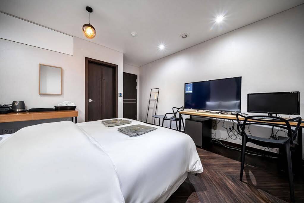 The Hotel Bon Suwon Exteriér fotografie